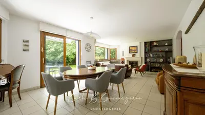 Coin salon dans l'établissement LA ROSE DES VENTS - CONCARNEAU - 8 personnes