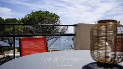 Balcon ou terrasse dans l'établissement BRISE MARINE APPARTEMENT 4 Pers FACE MER CONCARNEAU