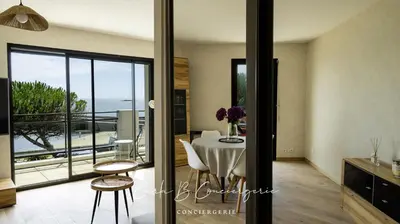 Balcon ou terrasse dans l'établissement BRISE MARINE APPARTEMENT 4 Pers FACE MER CONCARNEAU