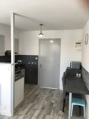 Cuisine ou kitchenette dans l'établissement Le studio Petit Jean - Roscoff