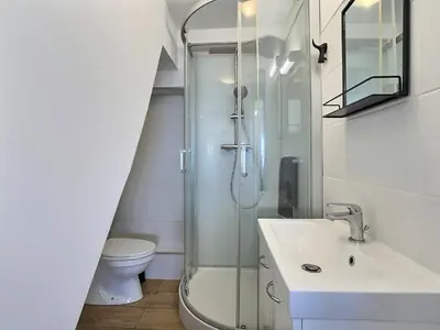Salle de bains dans l'établissement Gite Villa Morgane - A 250 m de la plage de Pentrez