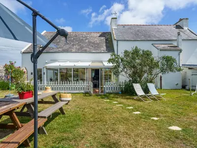 Jardin de l'établissement Holiday Home la maison du bonheur by Interhome