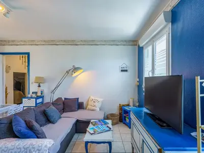 Télévision ou salle de divertissement dans l'établissement Holiday Home la maison du bonheur by Interhome