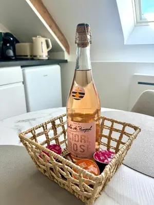 Boissons dans l'établissement Suite Fleurs des champs