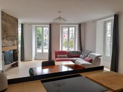 Télévision ou salle de divertissement dans l'établissement Appartement 75m2 plein centre face a la mairie