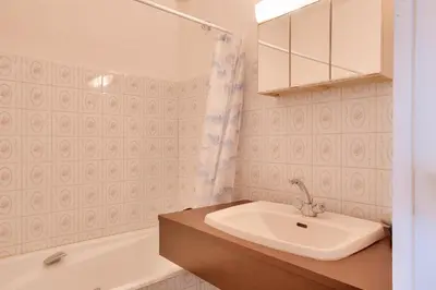 Salle de bains dans l'établissement À 200m de la plage, appartement vue mer pour 4
