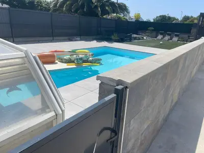 Piscine de l'établissement Maison avec piscine 3 chambres ou située à proximité