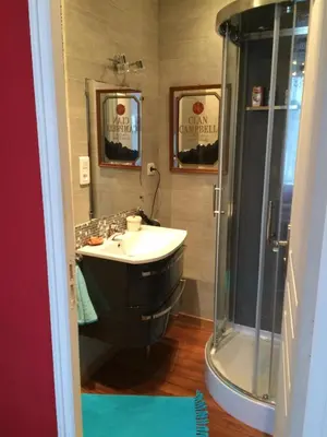 Salle de bains dans l'établissement Chez Pierrette