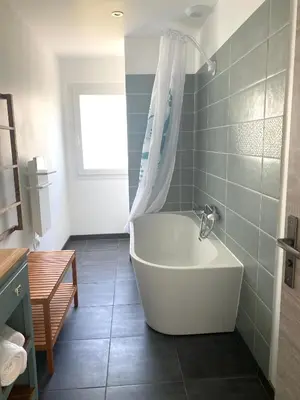 Salle de bains dans l'établissement Baradozic le petit paradis à Melon
