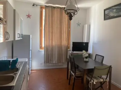 Télévision ou salle de divertissement dans l'établissement Le Cocon de Renée, Maison atypique en ville close de Concarneau