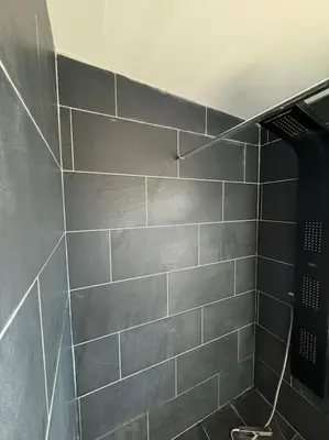 Salle de bains dans l'établissement Maison spacieuse spa & jardin