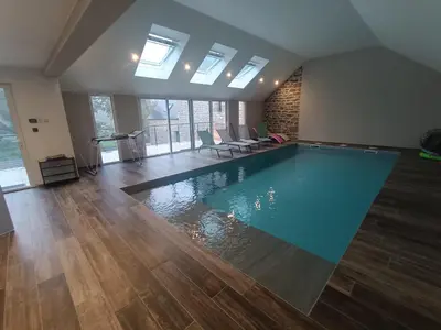Piscine de l'établissement le petit moulin de Kerloroc ou située à proximité
