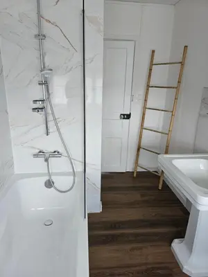 Salle de bains dans l'établissement Authentique maison Morlaisienne