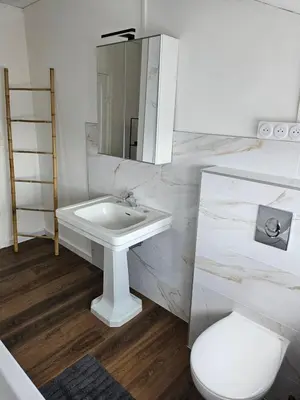 Salle de bains dans l'établissement Authentique maison Morlaisienne