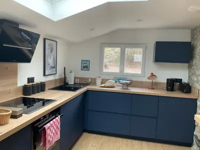 Cuisine ou kitchenette dans l'établissement Jolie maison de pêcheur