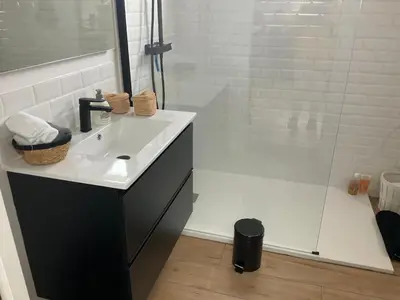 Salle de bains dans l'établissement Jolie maison de pêcheur