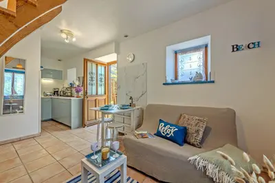 Cuisine ou kitchenette dans l'établissement Kerlizou Plage - Appt à moins d1 km de la plage