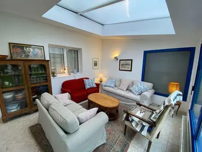 Coin salon dans l'établissement Ty Louise Maison de famille 10 pers bord de mer