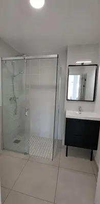 Salle de bains dans l'établissement MoLiMa 500m de la mer