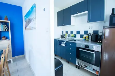 Cuisine ou kitchenette dans l'établissement L'Ecume dorée I Centre Ville & terrasse