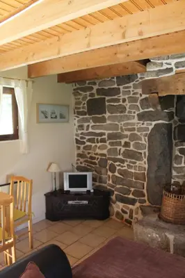 Télévision ou salle de divertissement dans l'établissement Primrose Cottage