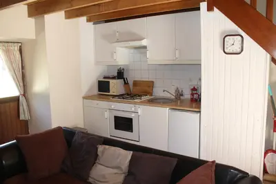 Cuisine ou kitchenette dans l'établissement Primrose Cottage