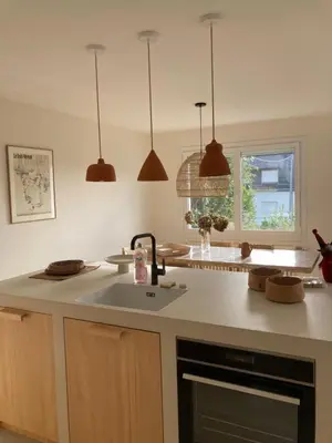 Cuisine ou kitchenette dans l'établissement Maison a Concarneau a 150m de la plage