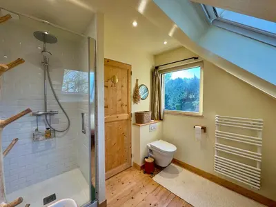 Salle de bains dans l'établissement Chalet Cormoran, face à l'océan