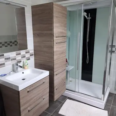Salle de bains dans l'établissement Grande maison au coeur de la Bretagne