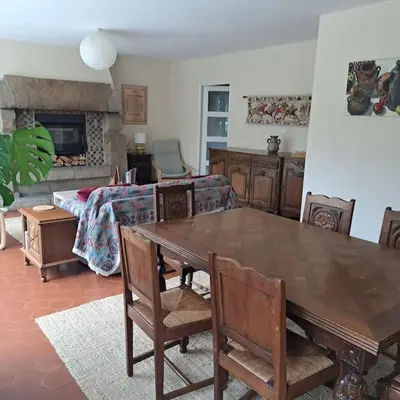 Coin salon dans l'établissement Grande maison au coeur de la Bretagne