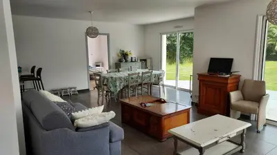 Télévision ou salle de divertissement dans l'établissement VILLA FAMILIALE Bord de Mer