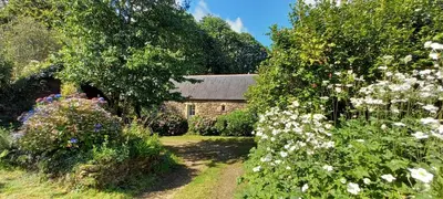 Jardin de l'établissement Longere ancienne dans un parc
