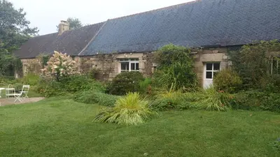 Jardin de l'établissement Longere ancienne dans un parc