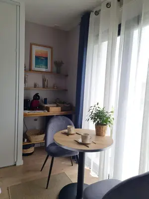 Coin salon dans l'établissement Escale à Kergrenn