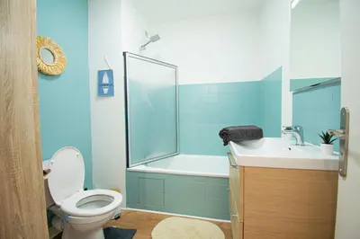 Salle de bains dans l'établissement Ty Loan I Hyper centre & Balcon