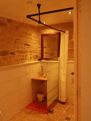 Salle de bains dans l'établissement Gîte de LEIGNOUA