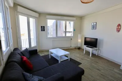 Télévision ou salle de divertissement dans l'établissement Joli appartement Centre-ville