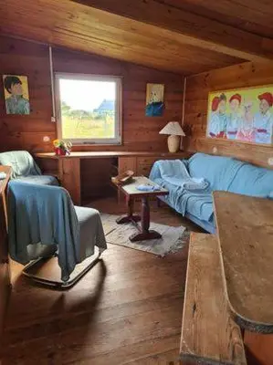 Coin salon dans l'établissement Le Terrier sur la dune de Tronoën