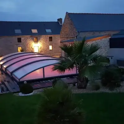longère pour 10 personnes avec piscine chauffée d'avril à septembre