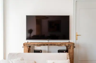 Télévision ou salle de divertissement dans l'établissement Havre de Paix à Pors Carn à 7 mins à pied de la plage