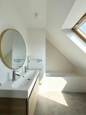 Salle de bains dans l'établissement La baie, maison neuve proche des plagesMaison neuve, proche des plages, Mousterlin