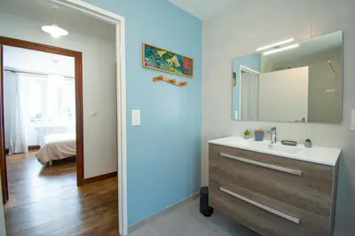 Salle de bains dans l'établissement La Maison Bleue I Belle vue mer et Jardin