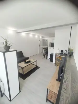 Cuisine ou kitchenette dans l'établissement Charmant studio pour 3 personnes