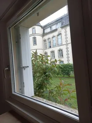 Jardin de l'établissement jolie maison au château