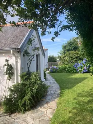 Jardin de l'établissement La maison Yvonne - bord de mer - Bénodet