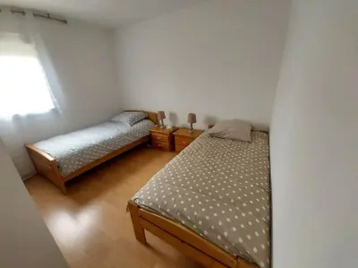 Un ou plusieurs lits dans un hébergement de l'établissement Maison lumineuse, quartier calme, proche mer, 8 personnes