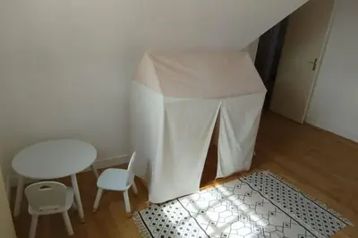 Plan de l'établissement Maison avec jardin proche du centre et des plages