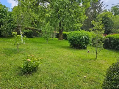 Jardin de l'établissement Chambre d'hôte à coté de la voie verte