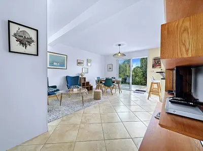 Cuisine ou kitchenette dans l'établissement Ker Lodan jolie maison 3 chambres et terrasse