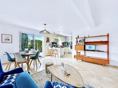 Coin salon dans l'établissement Ker Lodan jolie maison 3 chambres et terrasse